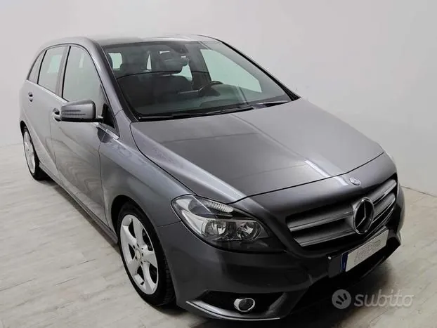 Mercedes-Benz B 180 2013 photo 2