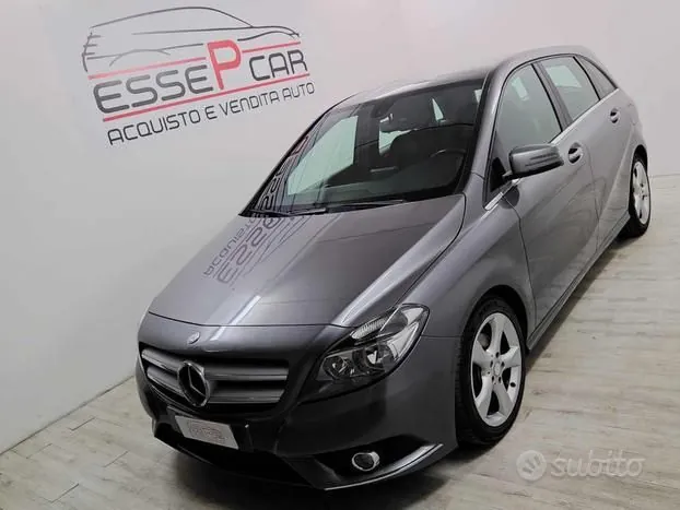 Mercedes-Benz B 180