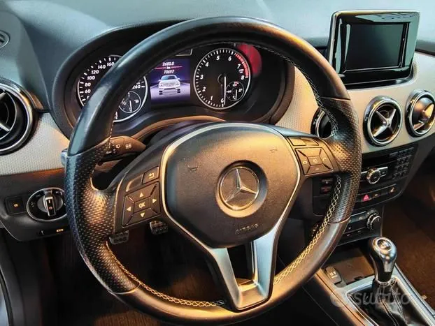 Mercedes-Benz B 180 2013 photo 5