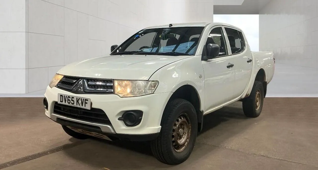 Mitsubishi L200 2015 photo 3