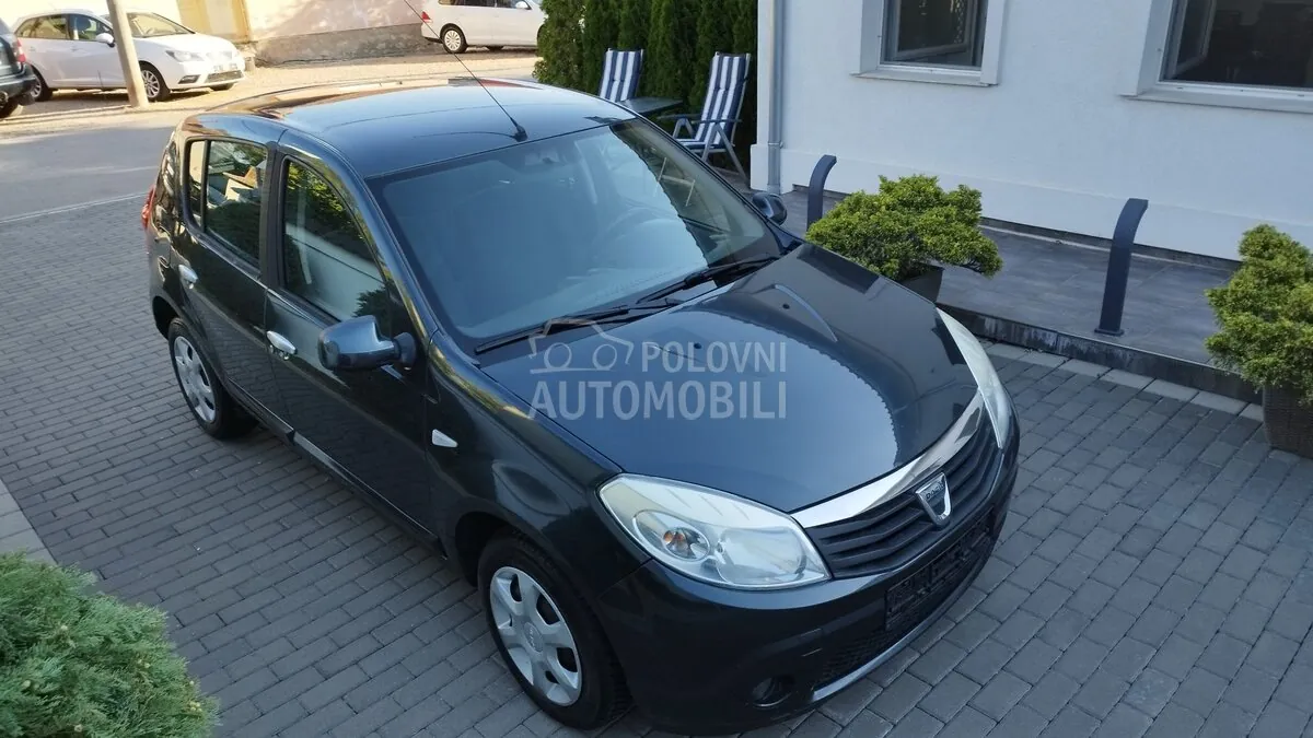 Dacia Sandero 2011 photo 4