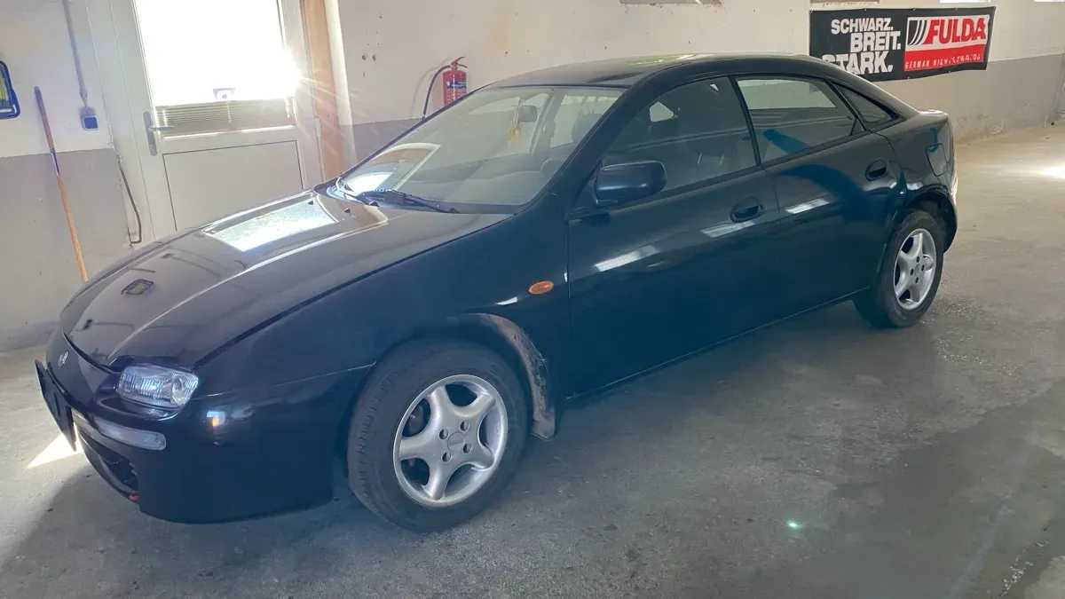 Mazda 323
