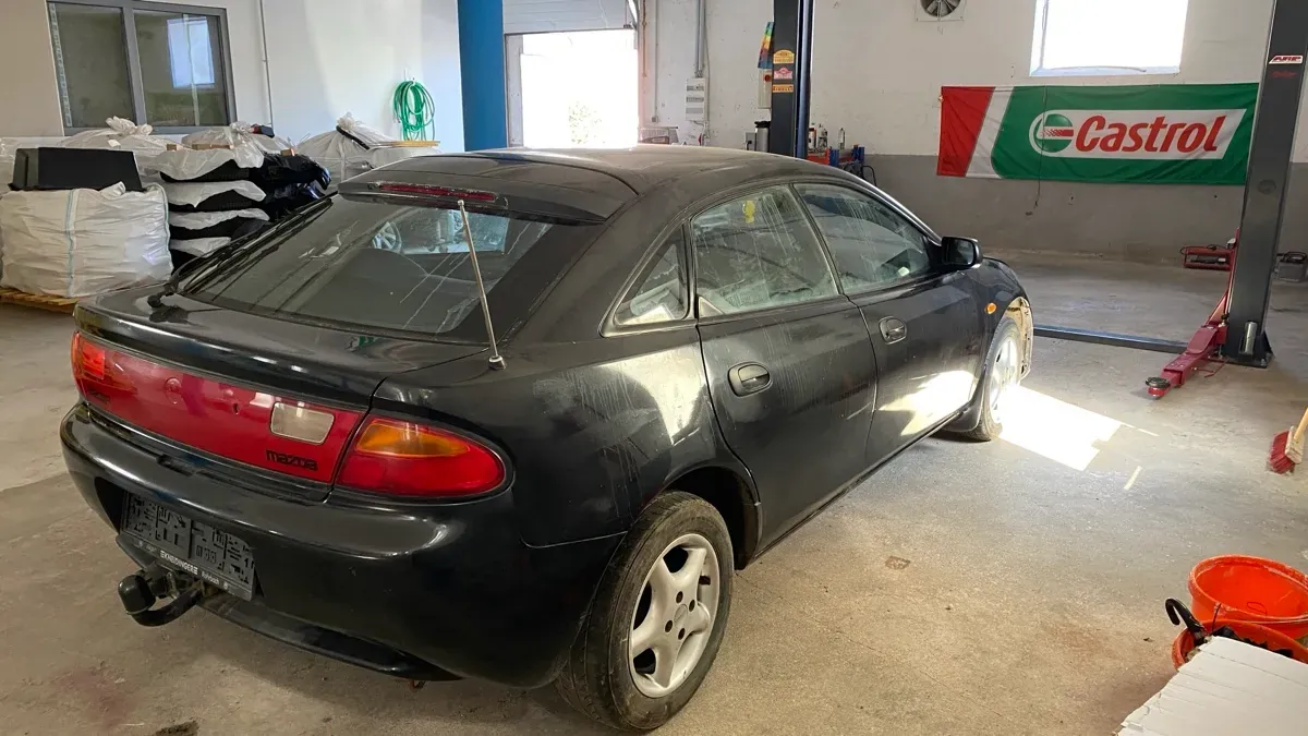 Mazda 323 1997 photo 2