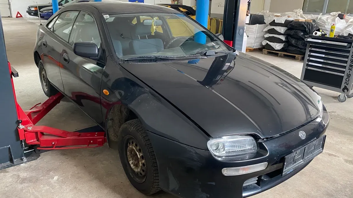 Mazda 323 1997 photo 3