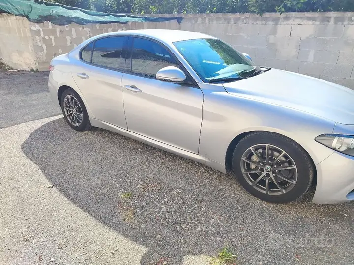 Alfa Romeo Giulia 2017 photo 3