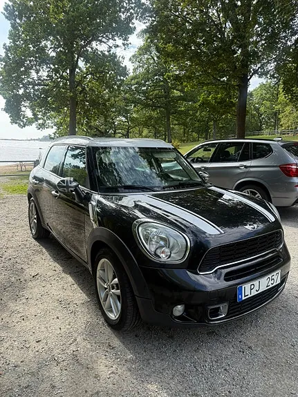 Mini Countryman Cooper S 2011 photo 2