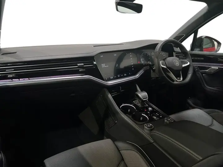 Volkswagen Touareg 2026 photo 2