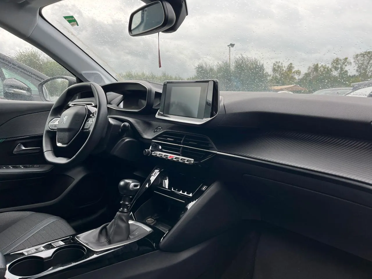Peugeot 208 2022 photo 4