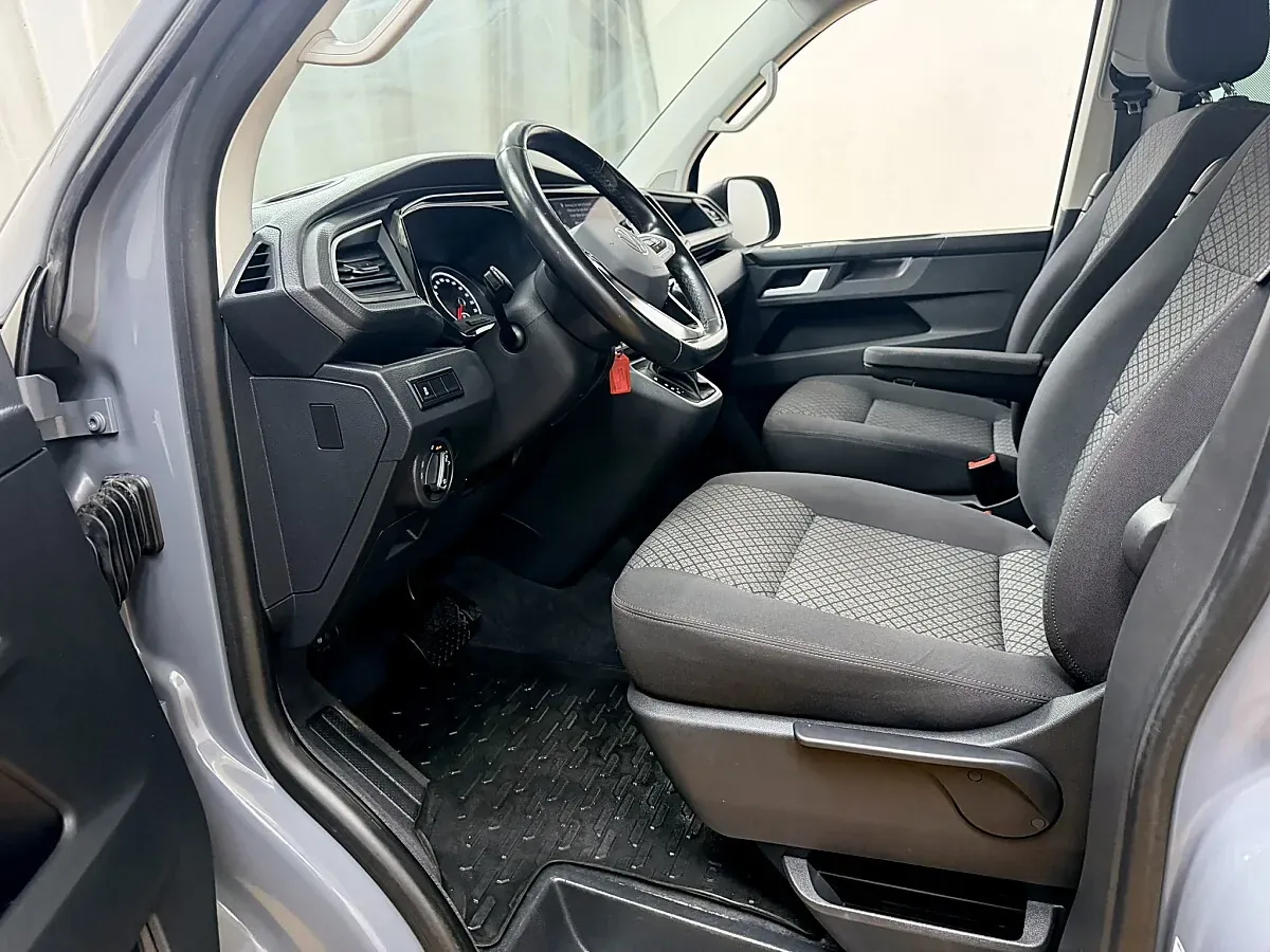 Volkswagen Multivan 2022 photo 2