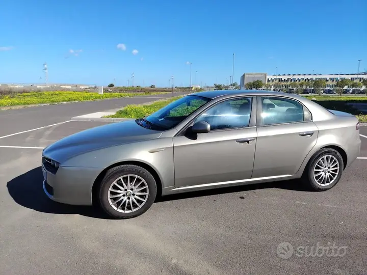 Alfa Romeo 159 2009 photo 3