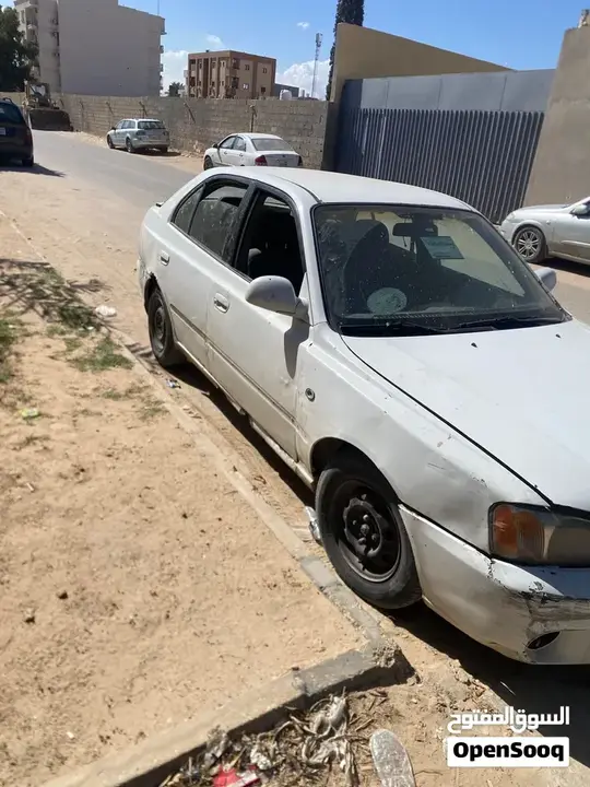 Hyundai Verna 2002 photo 2