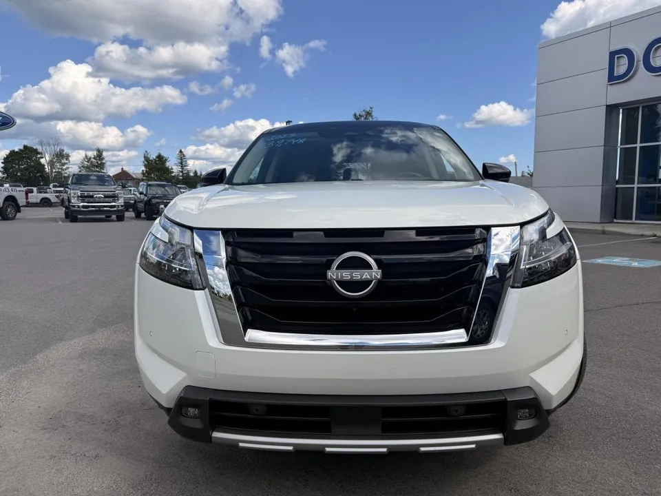 Nissan Pathfinder 2023 photo 2