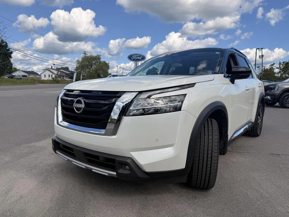 Nissan Pathfinder 2023 photo 3