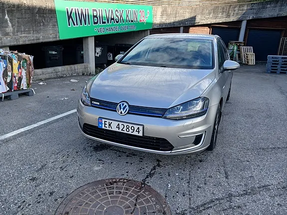 Volkswagen E-Golf 2017 photo 2