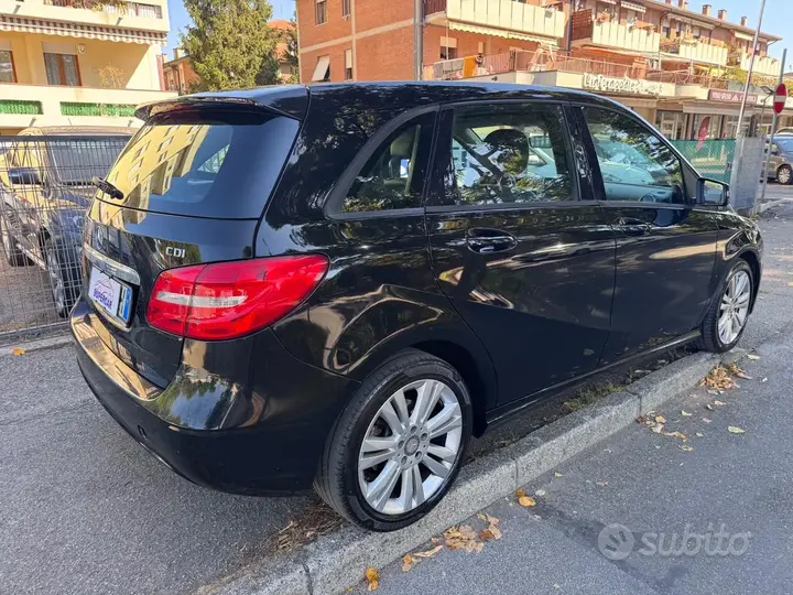 Mercedes-Benz B 180 Cdi 2014 photo 5