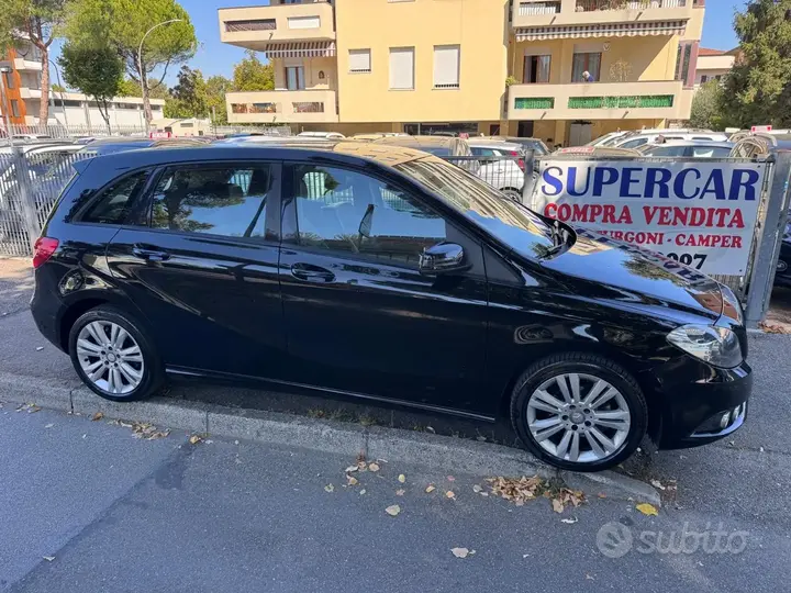 Mercedes-Benz B 180 Cdi 2014 photo 2