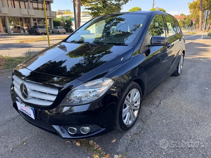 Mercedes-Benz B 180 Cdi 2014 photo 3