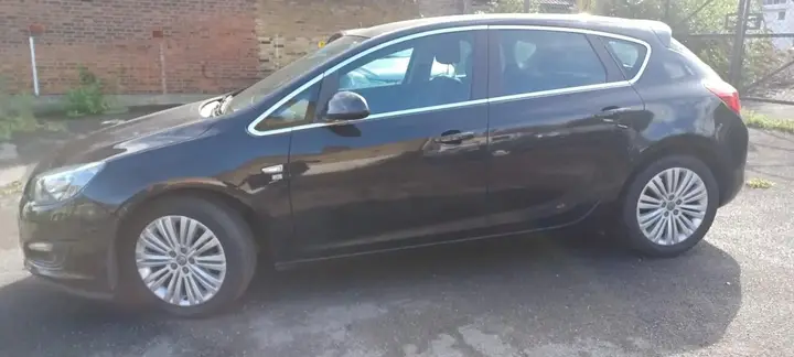 Vauxhall Astra 2014 photo 3