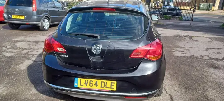Vauxhall Astra 2014 photo 4