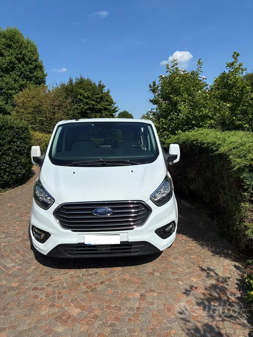 Ford Tourneo Custom 2018 photo 2