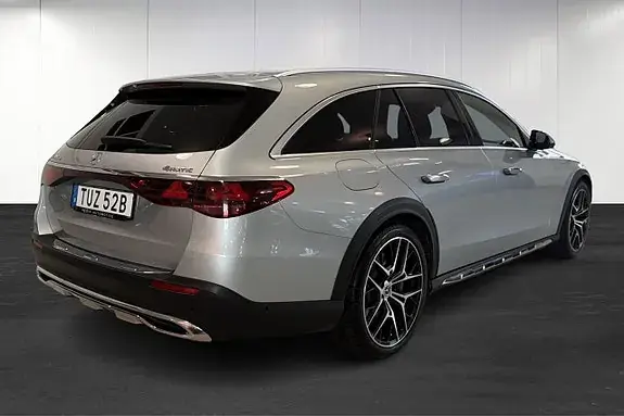 Mercedes-Benz E 300 De 2025 photo 4