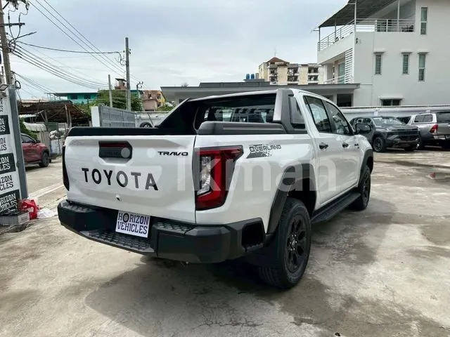 Toyota Hilux 2026 photo 2