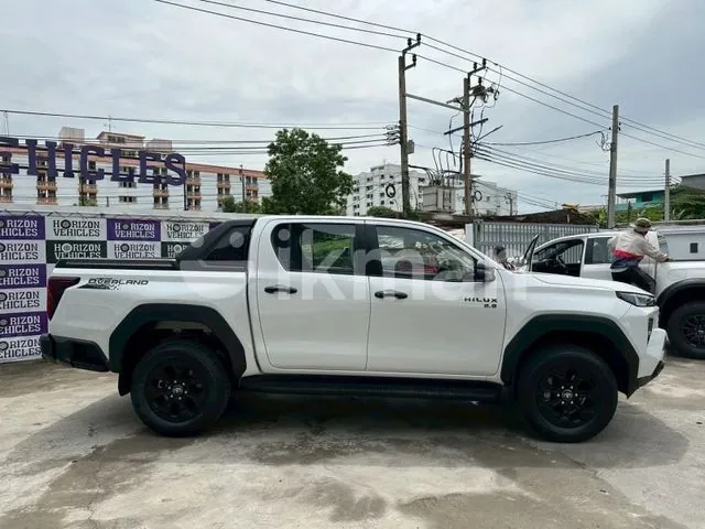 Toyota Hilux 2026 photo 5