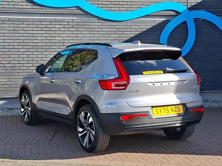 Volvo Xc40 2025 photo 2
