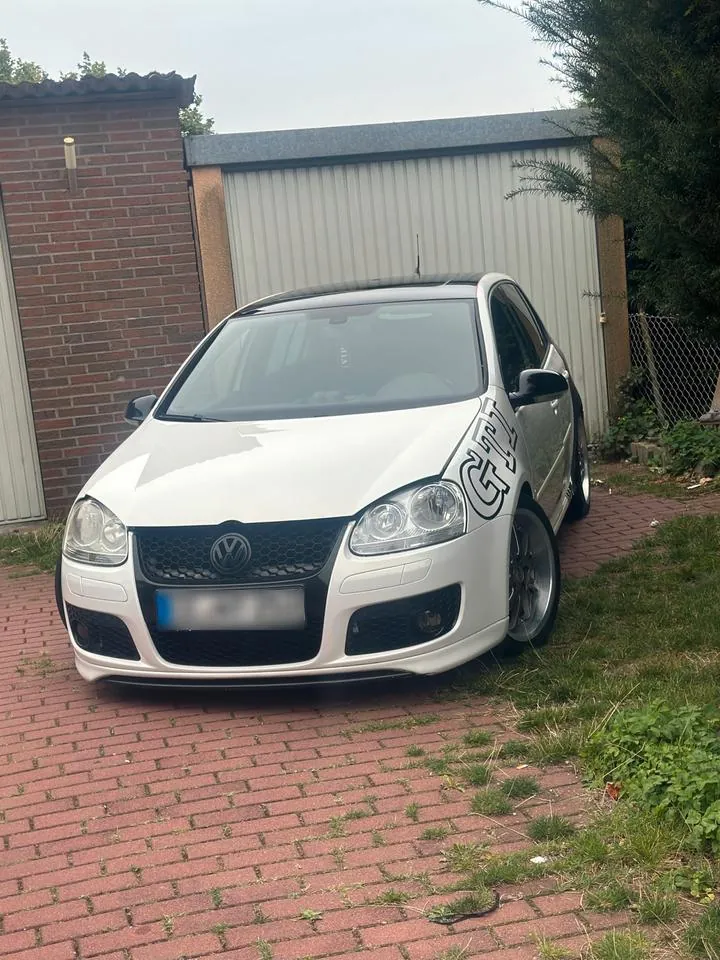 Volkswagen Golf V