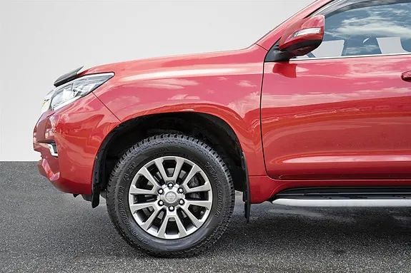 Toyota Land Cruiser 2018 photo 3