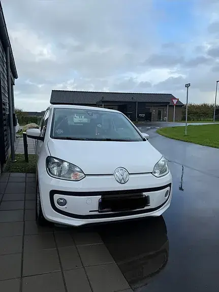 Volkswagen Up 2015 photo 2