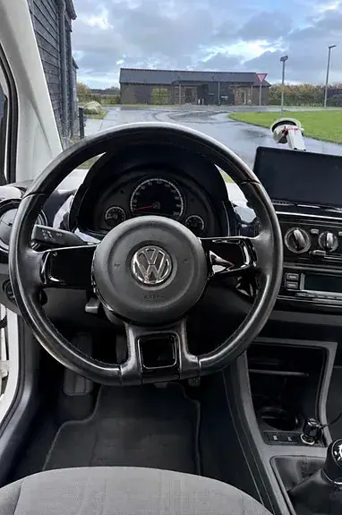 Volkswagen Up 2015 photo 3