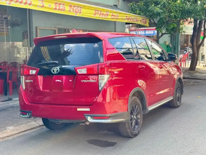 Toyota Innova 2018 photo 2
