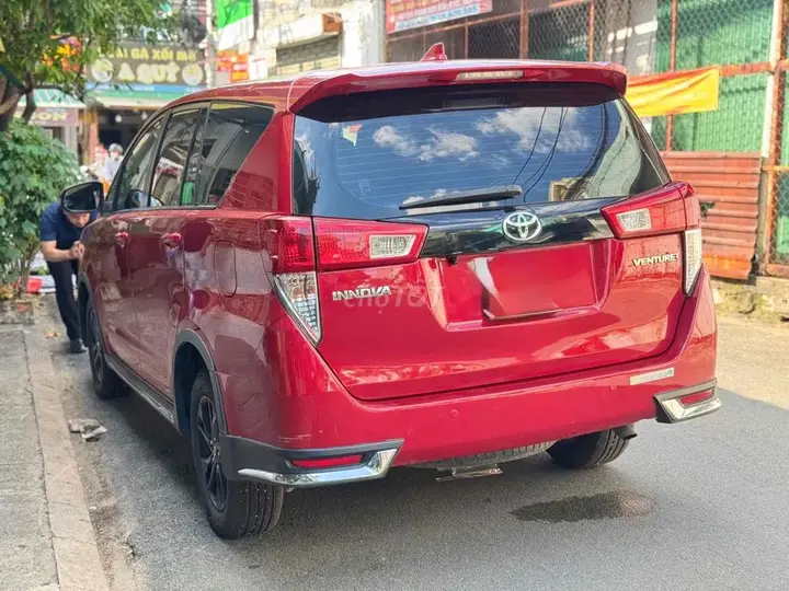 Toyota Innova 2018 photo 3