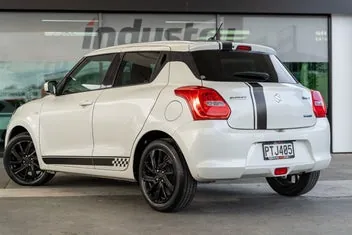 Suzuki Swift 2023 photo 3