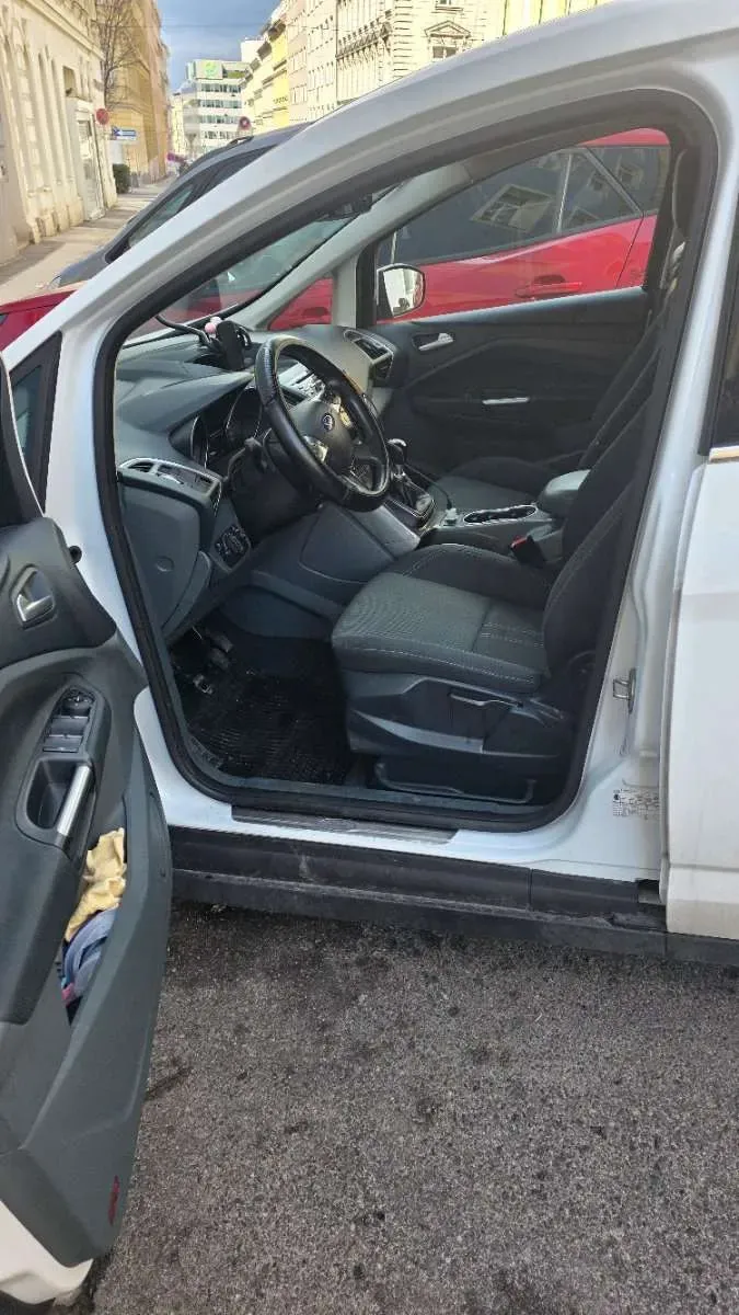 Ford C-Max 2013 photo 2