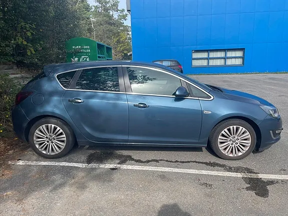 Opel Astra 2013 photo 5