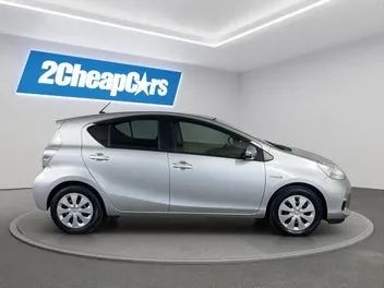 Toyota Aqua 2013 photo 5