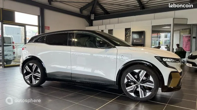 Renault Megane 2023 photo 3