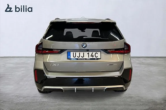 BMW Ix1 2026 photo 4