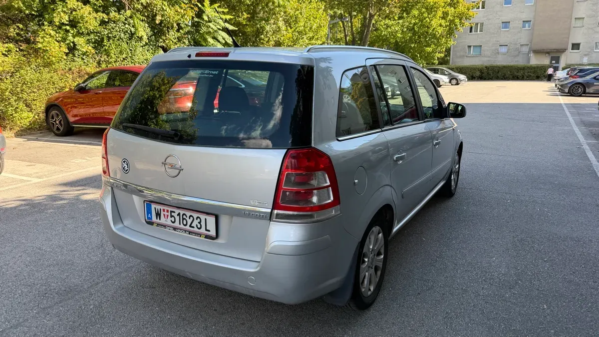 Opel Zafira 2009 photo 3