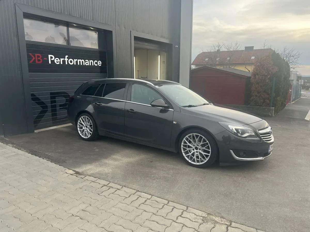Opel Insignia 2013 photo 2