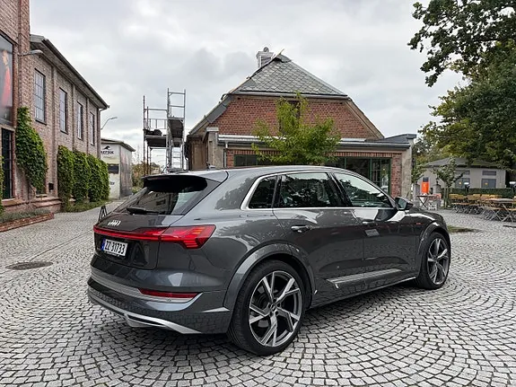 Audi E-Tron S 2021 photo 2