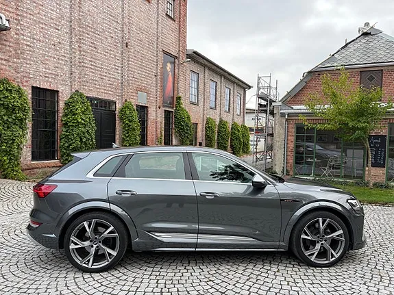 Audi E-Tron S 2021 photo 3