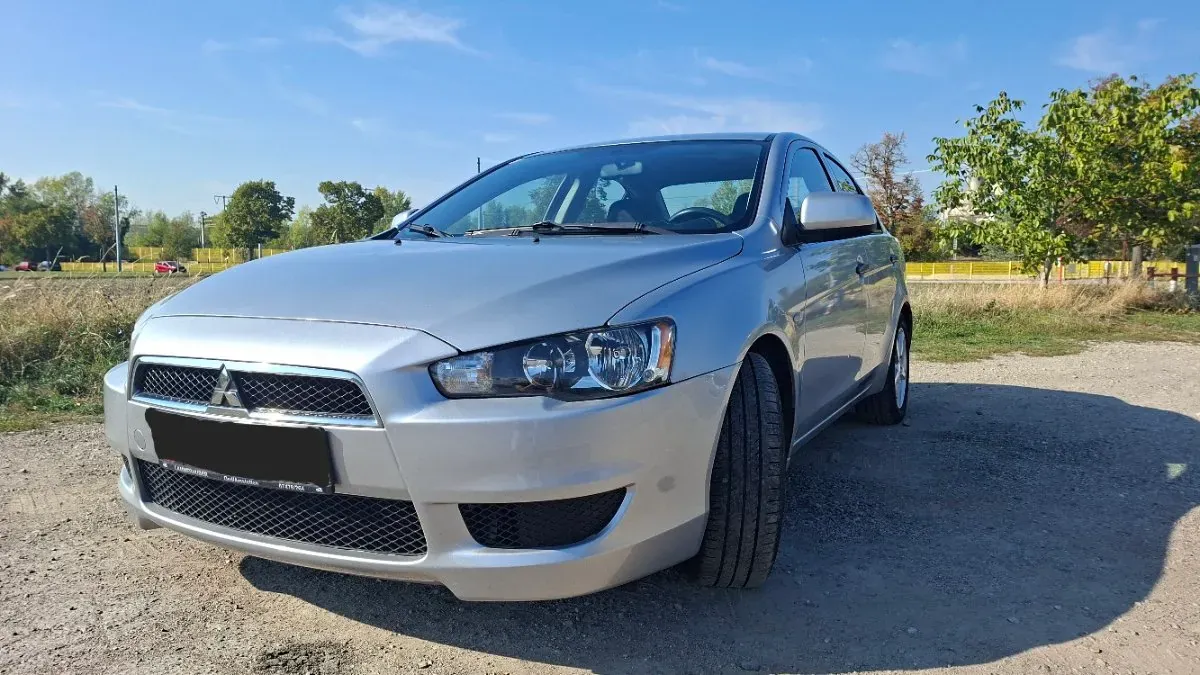 Mitsubishi Lancer