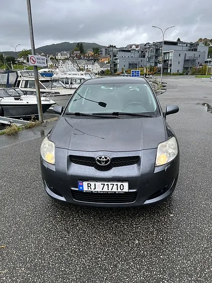 Toyota Auris 2007 photo 2