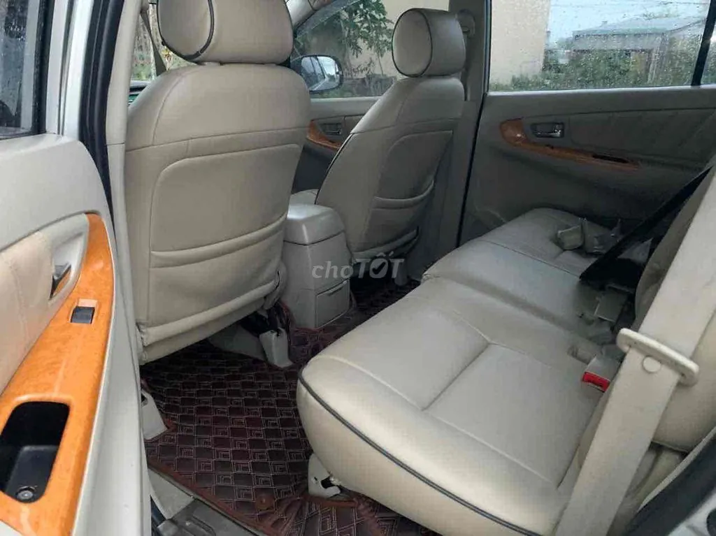 Toyota Innova 2011 photo 4