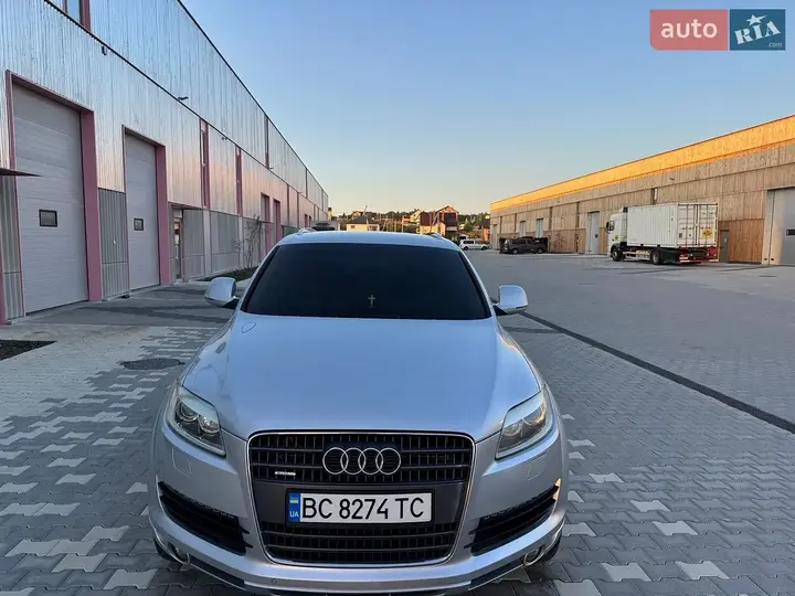Audi Q7 2007 photo 2