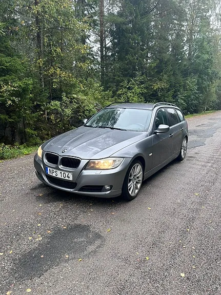 BMW 320D 2009 photo 2