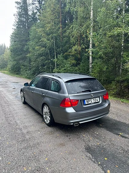 BMW 320D 2009 photo 3